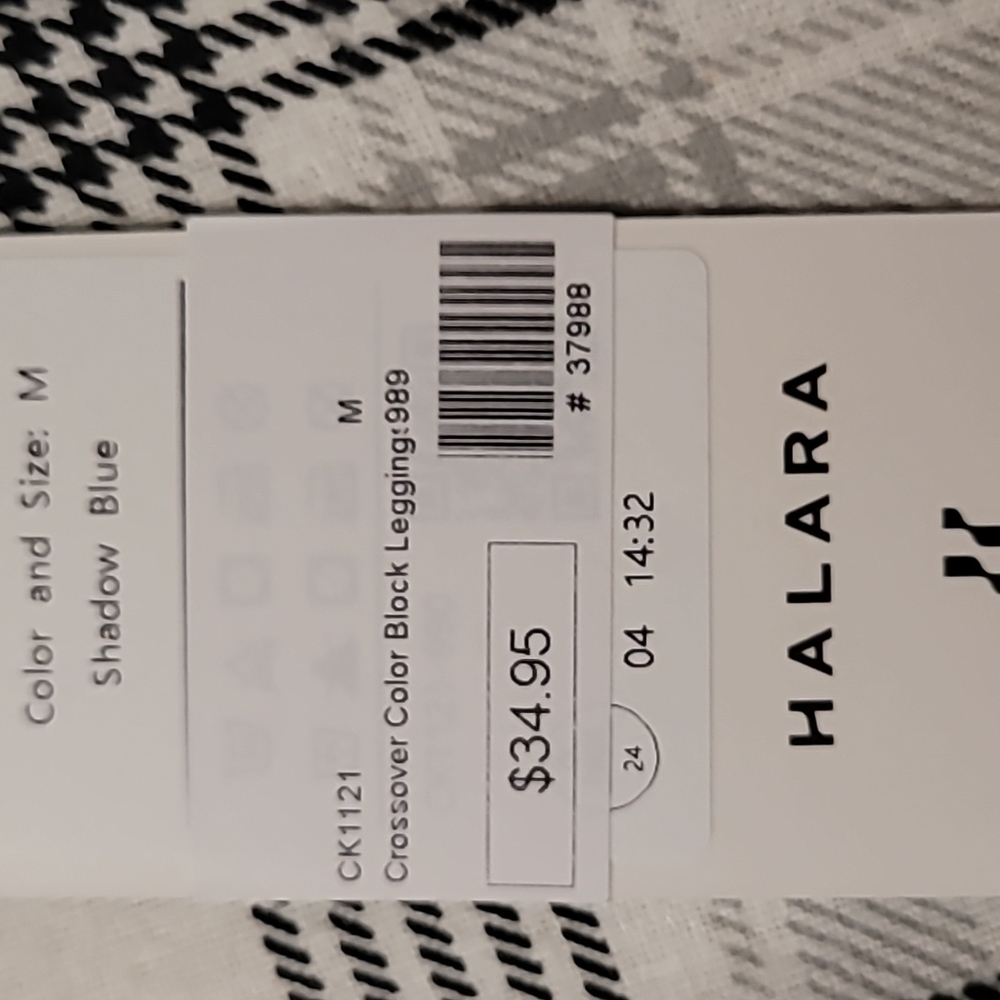Halara size M crossover leggings - Picture 3 of 5